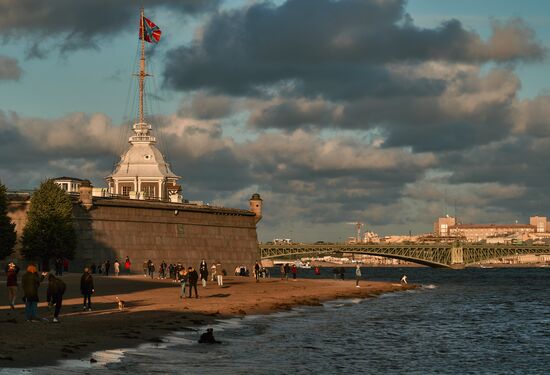 Поднятие уровня воды в Неве