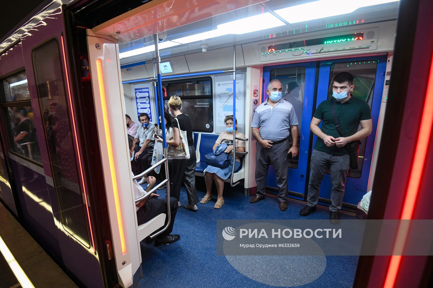Бакинское метро возобновило работу