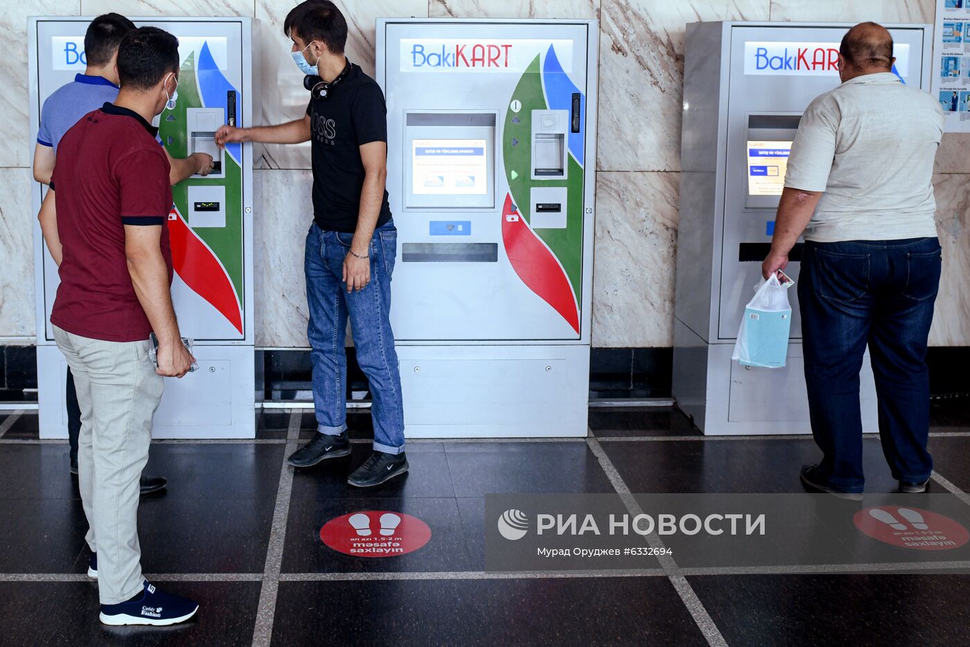 Бакинское метро возобновило работу