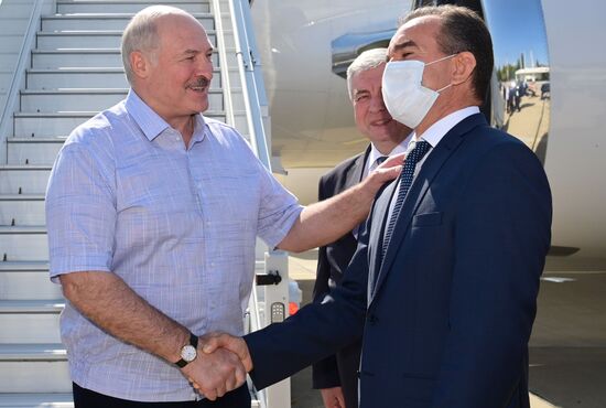 А. Лукашенко прибыл в Сочи на встречу с В. Путиным