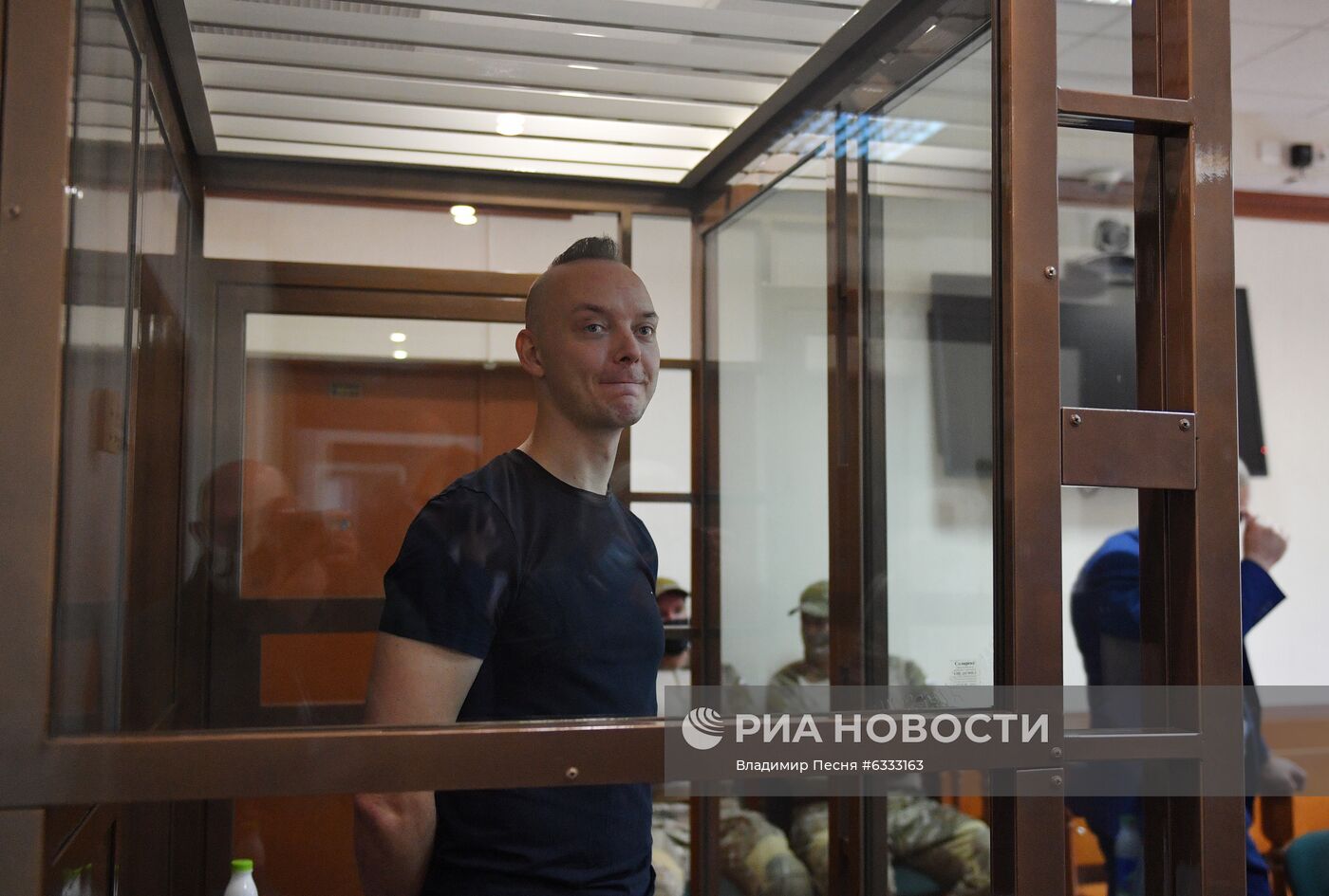 Рассмотрение апелляции на продление срока ареста журналиста И. Сафронова