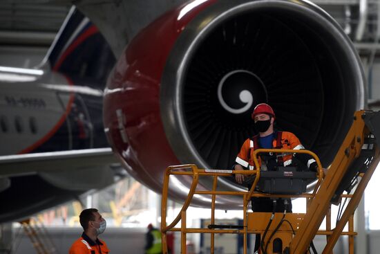 Презентация нового ангарного комплекса для техобслуживания самолетов "Аэрофлота" в Шереметьево 