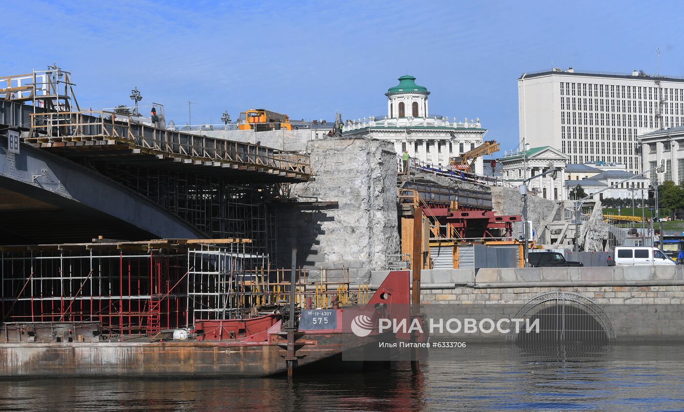 Ремонт Большого Каменного моста в Москве 