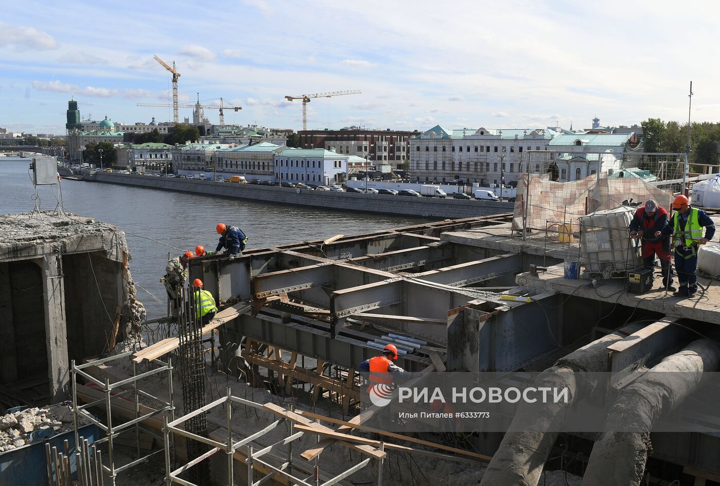 Ремонт Большого Каменного моста в Москве 