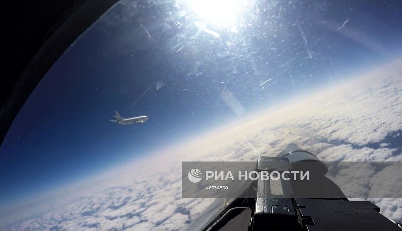 Российский Су-27 сопроводил самолёт США на Балтийским морем
