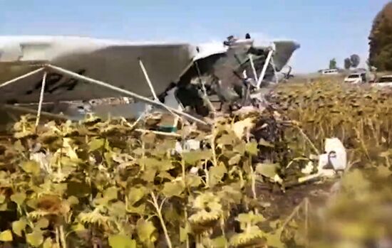 Легкомоторный самолет совершил жесткую посадку в Ульяновской области