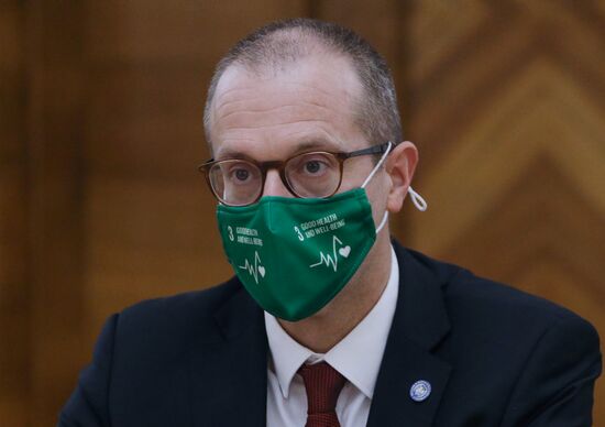 Встреча главы МИД РФ С. Лаврова с директором ВОЗ Х. Клюге 