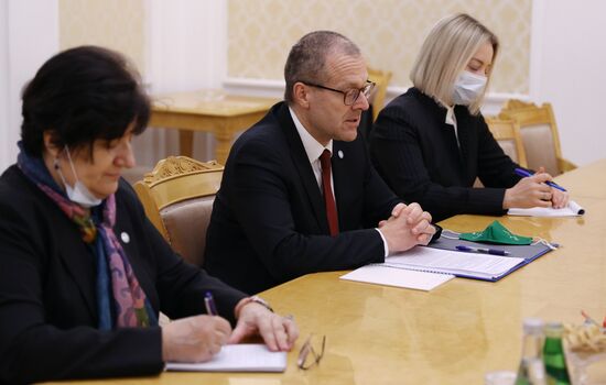 Встреча главы МИД РФ С. Лаврова с директором ВОЗ Х. Клюге 