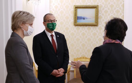 Встреча главы МИД РФ С. Лаврова с директором ВОЗ Х. Клюге 