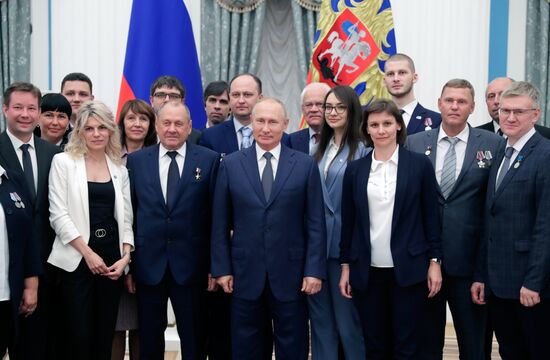 Президент РФ В. Путин встретился с работниками атомной отрасли