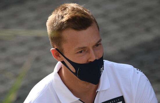 Подготовка к российскому этапу чемпионата мира по кольцевым автогонкам в классе "Формула-1"