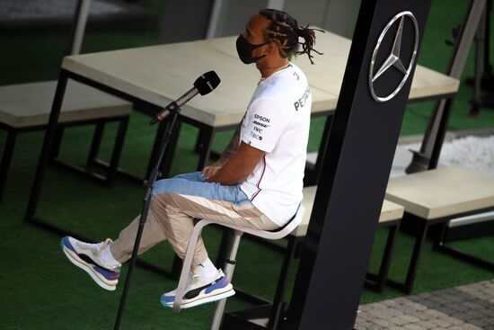 Подготовка к российскому этапу чемпионата мира по кольцевым автогонкам в классе "Формула-1"