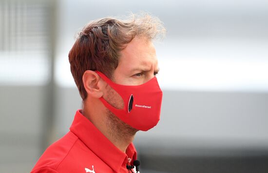 Подготовка к российскому этапу чемпионата мира по кольцевым автогонкам в классе "Формула-1"