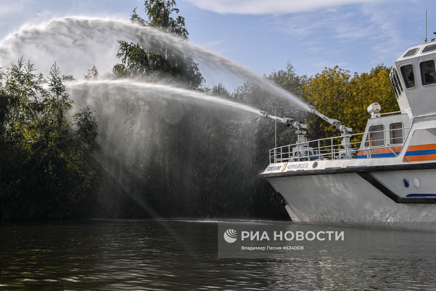 Пожарно-спасательный корабль "Полковник Чернышев"