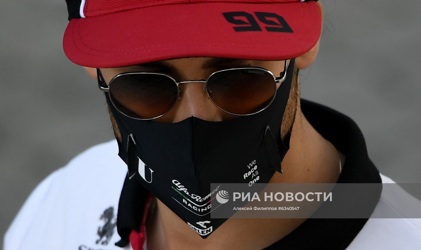 Подготовка к российскому этапу чемпионата мира по кольцевым автогонкам в классе "Формула-1"