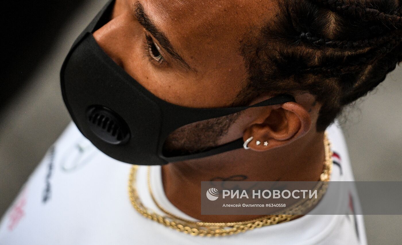 Подготовка к российскому этапу чемпионата мира по кольцевым автогонкам в классе "Формула-1"