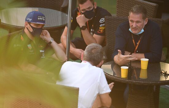 Подготовка к российскому этапу чемпионата мира по кольцевым автогонкам в классе "Формула-1"