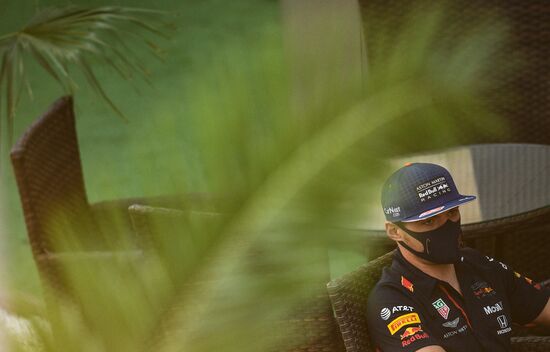 Подготовка к российскому этапу чемпионата мира по кольцевым автогонкам в классе "Формула-1"