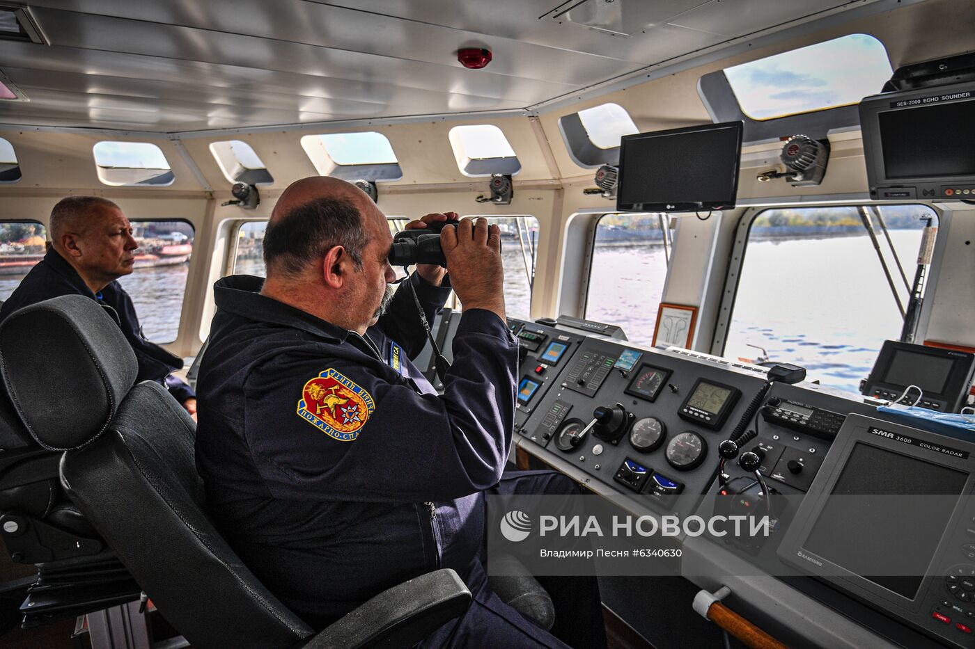 Пожарно-спасательный корабль "Полковник Чернышев"
