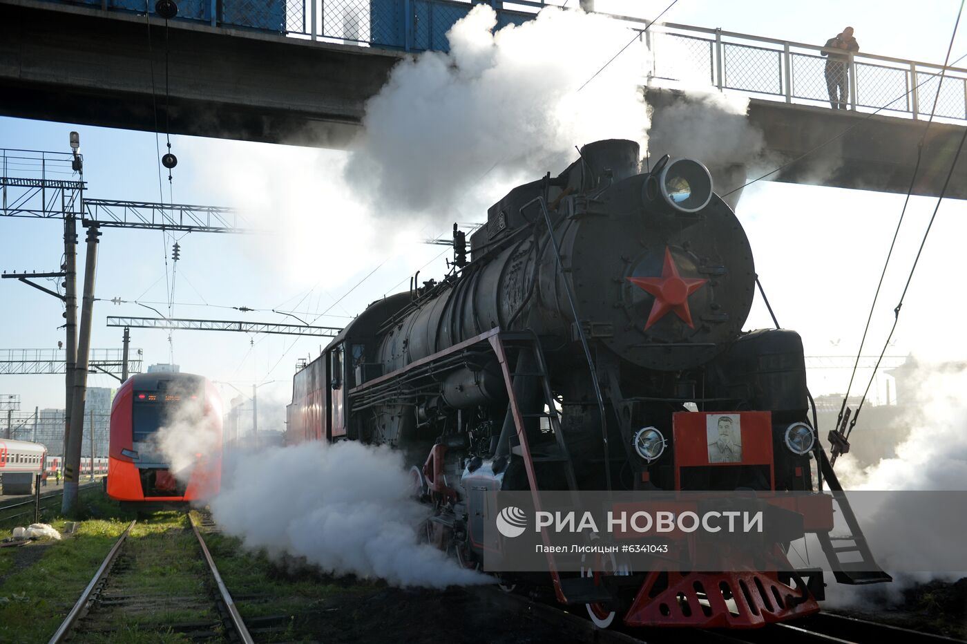 Подготовка ретро-паровоза к запуску по туристическому маршруту в Свердловской области