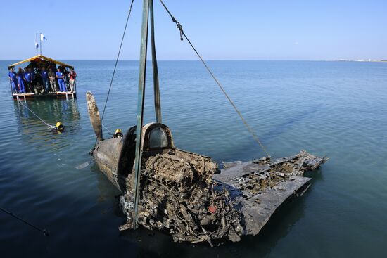 Подъем истребителя "Аэрокобра" со дна Черного моря 