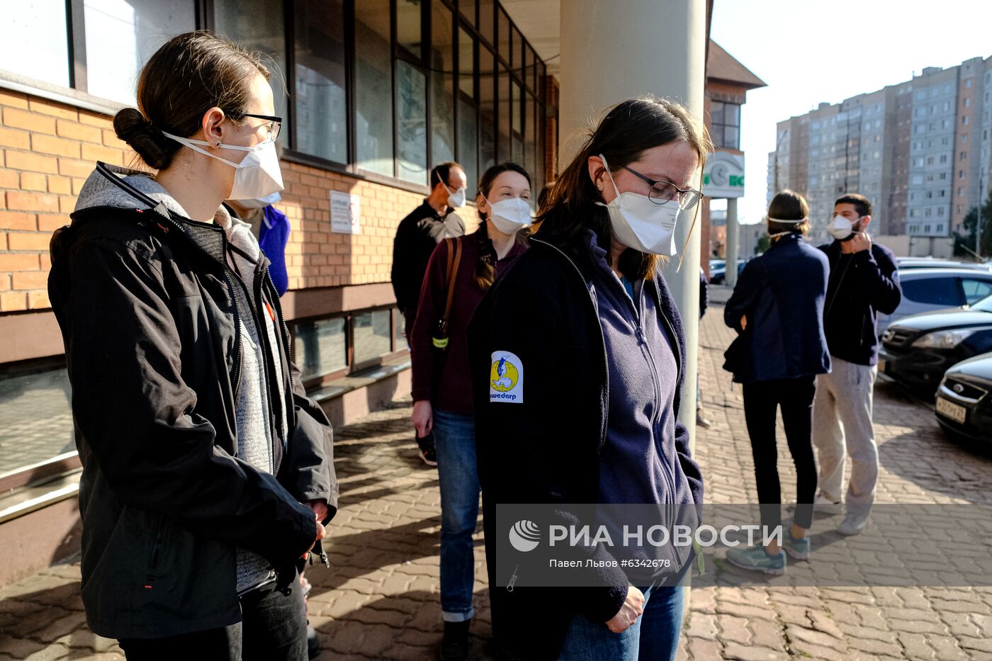 Подготовка к отправке международной арктической экспедиции на судне "Академик Мстислав Келдыш"