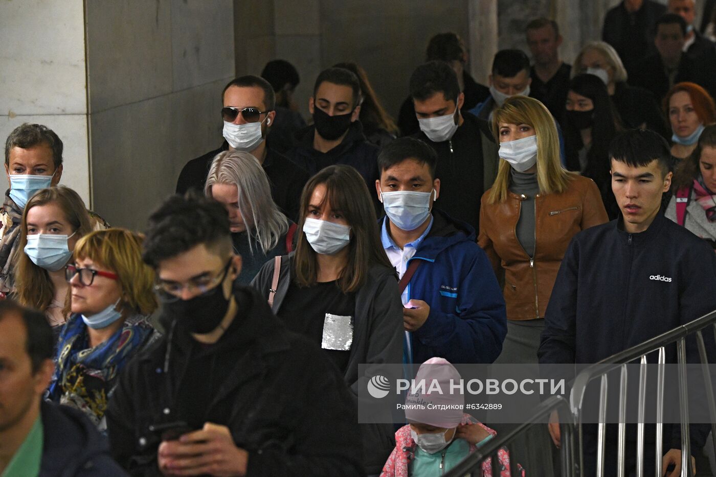 В Москве вводятся ограничения из-за  COVID-19