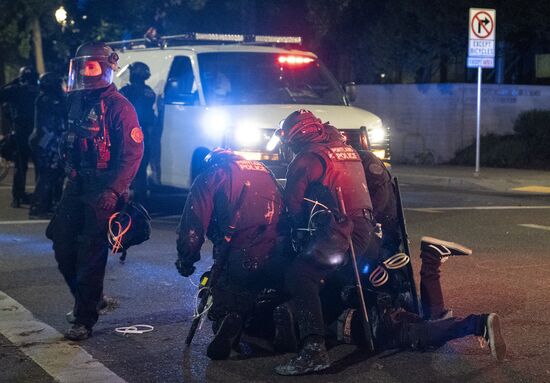 Протесты в Портленде