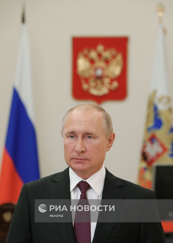 Президент РФ В. Путин поздравил работников и ветеранов атомной промышленности