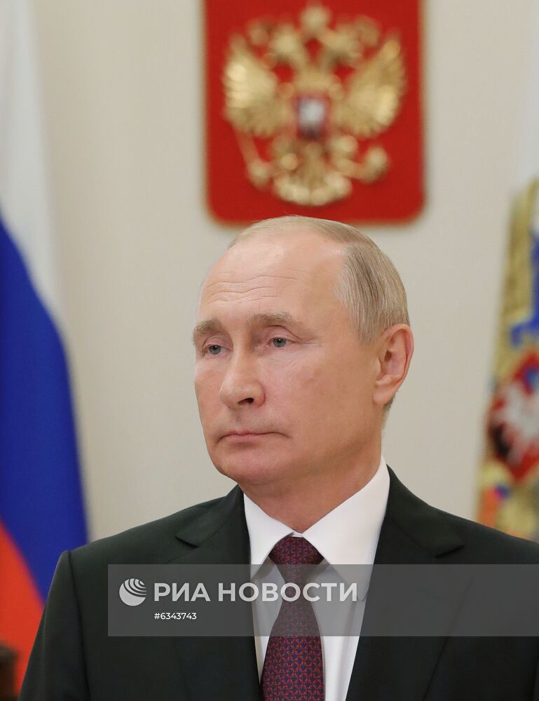 Президент РФ В. Путин поздравил работников и ветеранов атомной промышленности