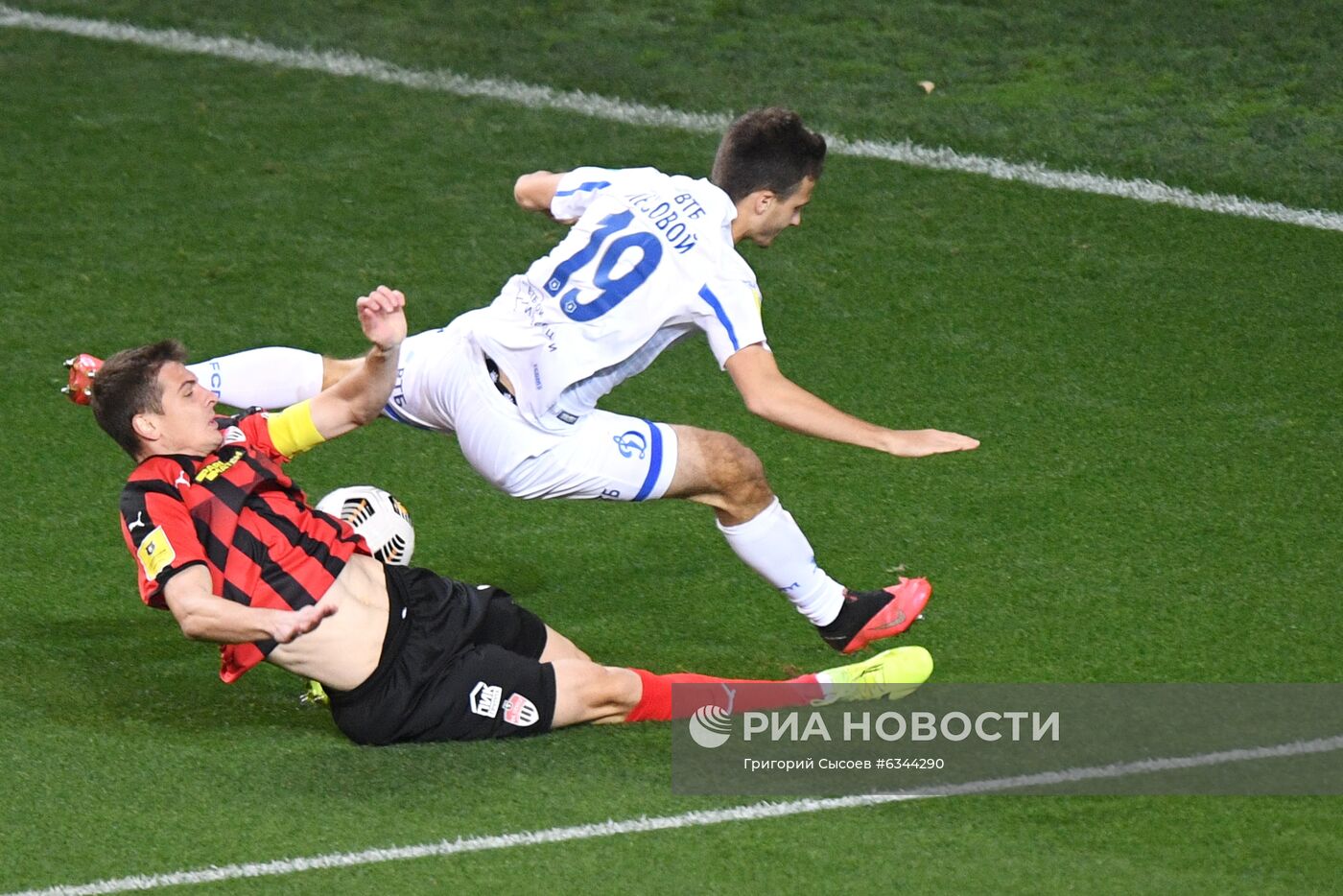 Футбол. РПЛ. Матч "Химки" - "Динамо"