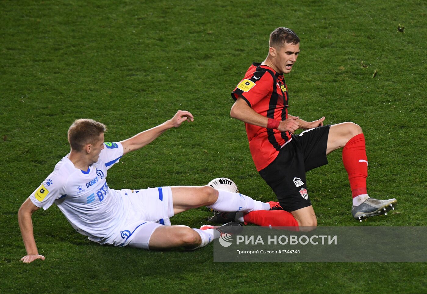 Футбол. РПЛ. Матч "Химки" - "Динамо"