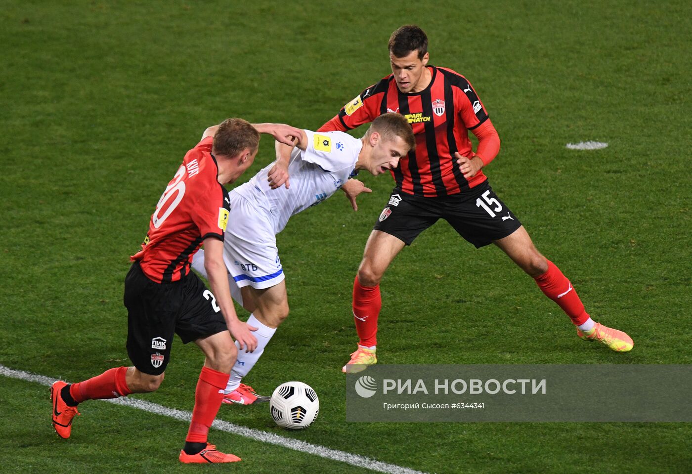 Футбол. РПЛ. Матч "Химки" - "Динамо"