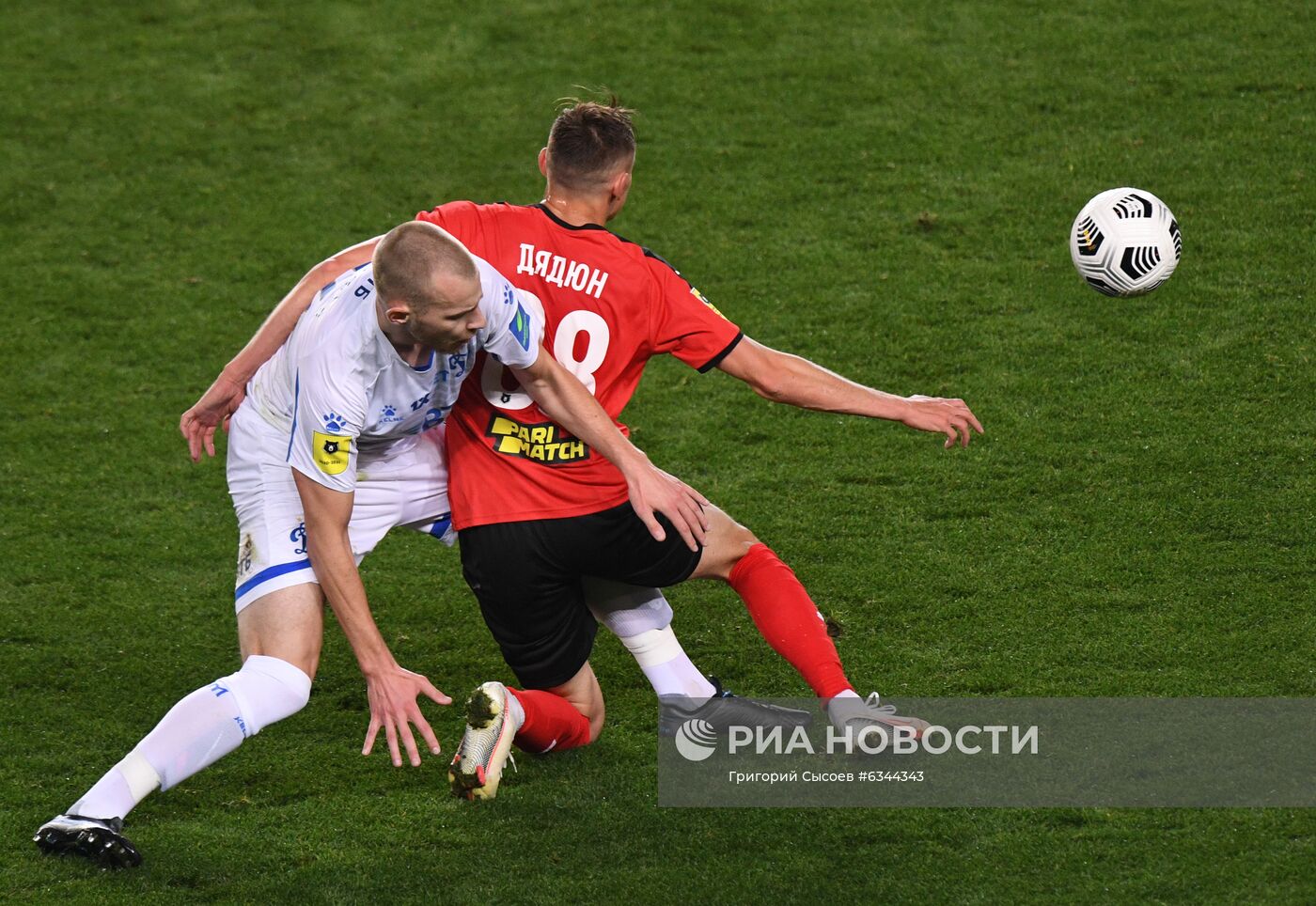 Футбол. РПЛ. Матч "Химки" - "Динамо"