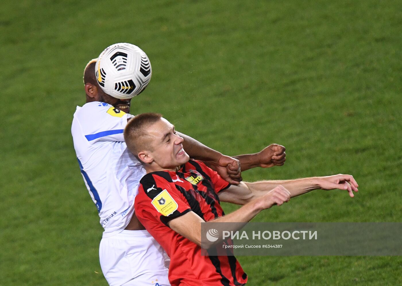 Футбол. РПЛ. Матч "Химки" - "Динамо"