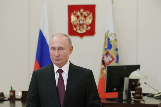 Президент РФ В. Путин обратился к участникам VII Форума регионов РФ и Белоруссии