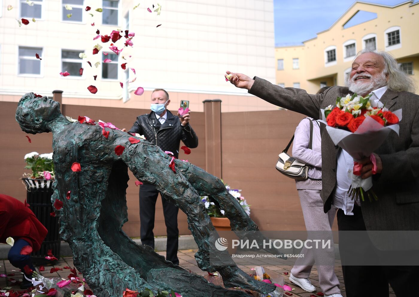 Церемония открытия памятника С. Есенину в Москве