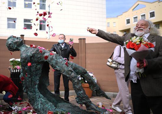 Церемония открытия памятника С. Есенину в Москве