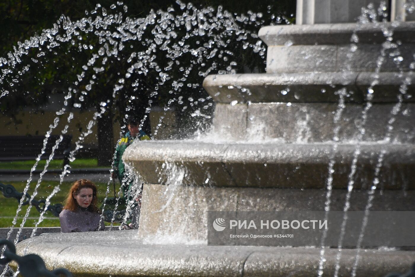 Теплая осенняя погода в Москве