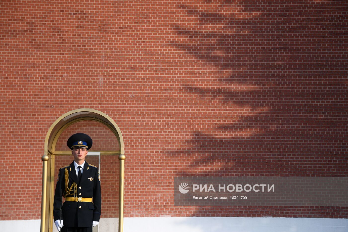 Теплая осенняя погода в Москве