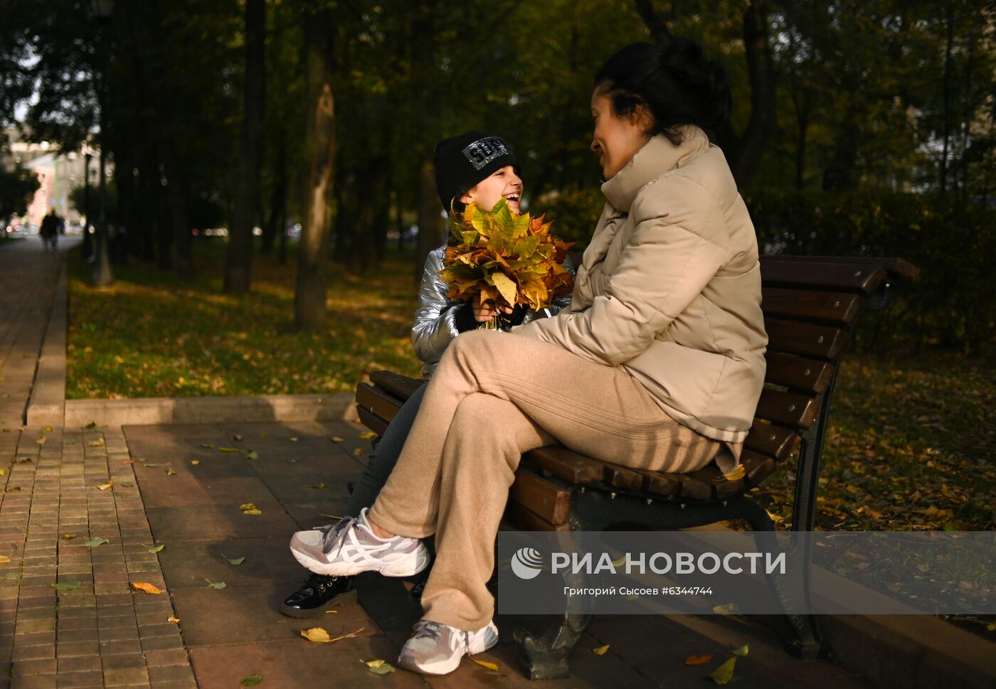 Скамейка на патриарших прудах