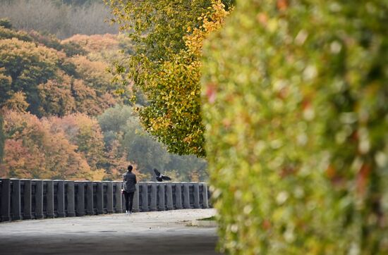 Теплая осенняя погода в Москве