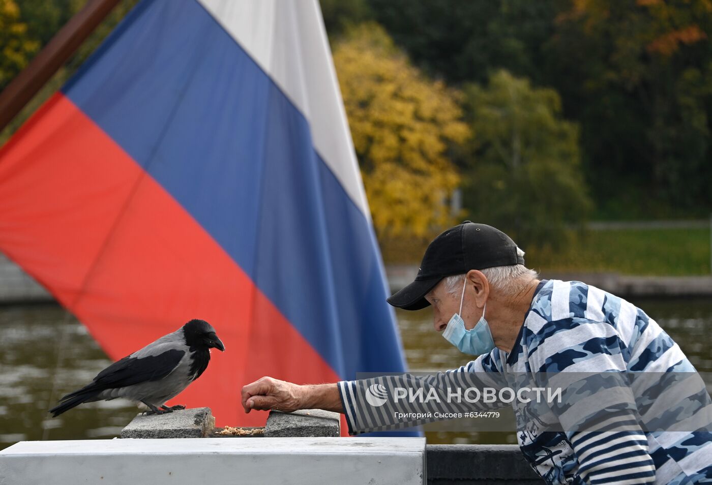 Теплая осенняя погода в Москве