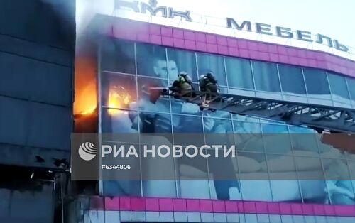 Пожар в здании гостиничного комплекса в Новосибирске