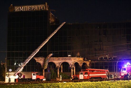 Пожар в здании гостиничного комплекса в Новосибирске