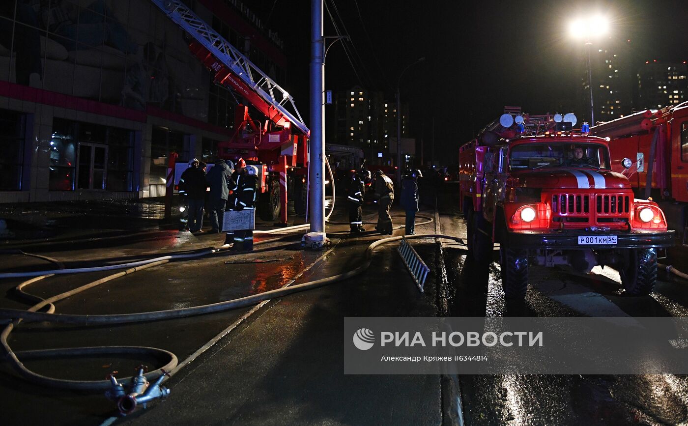 Пожар в здании гостиничного комплекса в Новосибирске