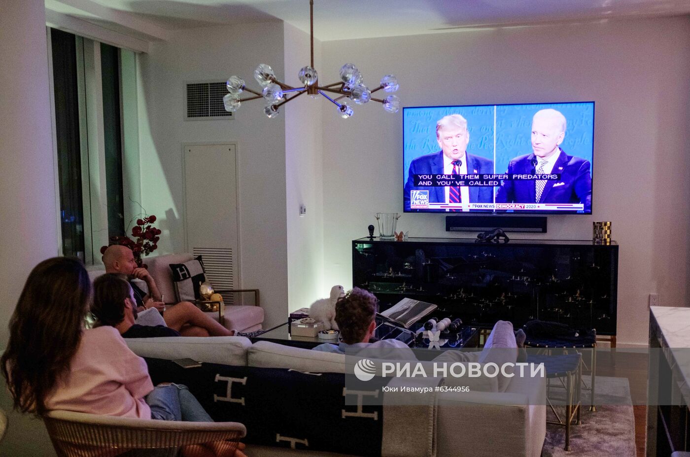 Трансляция дебатов Д. Трампа и Д. Байдена в США