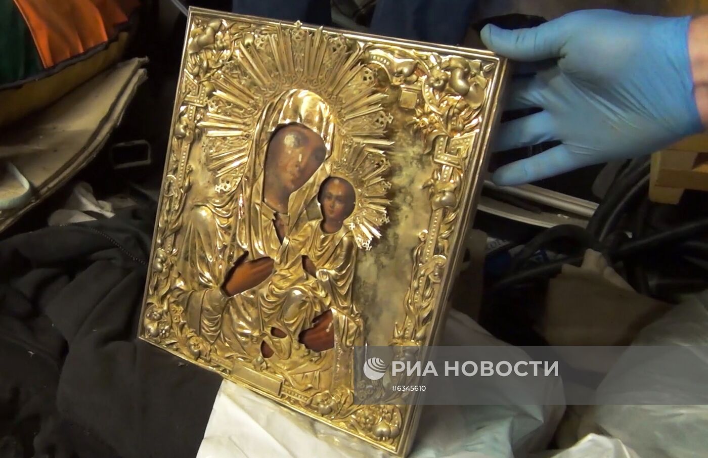 Члены преступной группы задержаны за кражу иконы из Иверского монастыря в Новгородской области