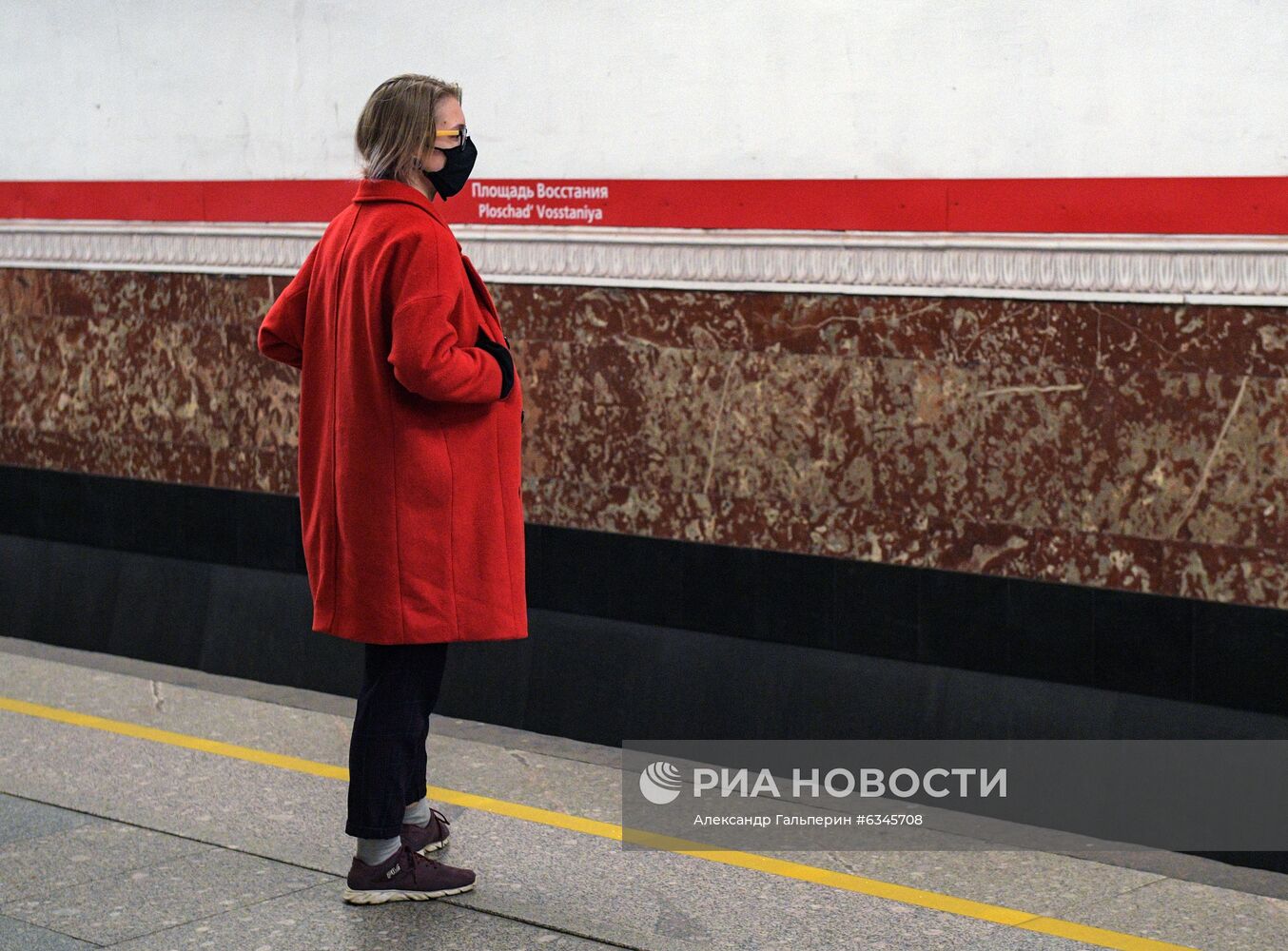 Масочный режим ужесточили в общественном транспорте Санкт-Петербурга