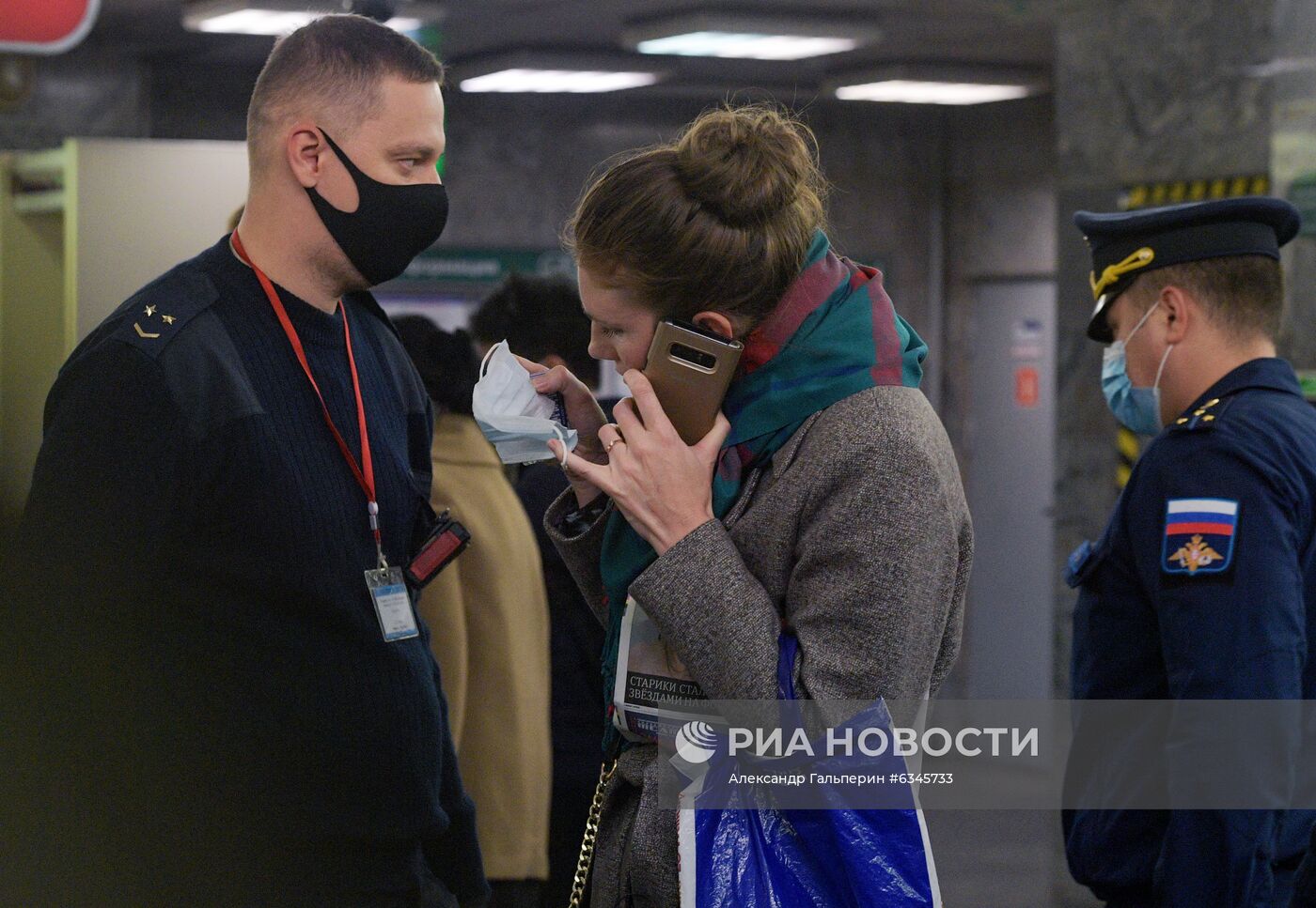 Масочный режим ужесточили в общественном транспорте Санкт-Петербурга